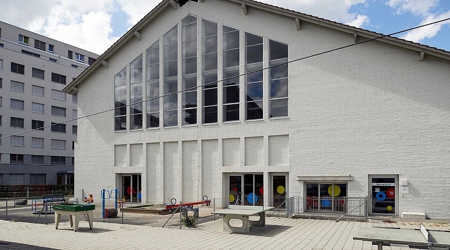 Spielplatz vor dem Familienzentrum ELCH CeCe-Areal Spielplatz vor dem Familienzentrum ELCH CeCe-Areal
