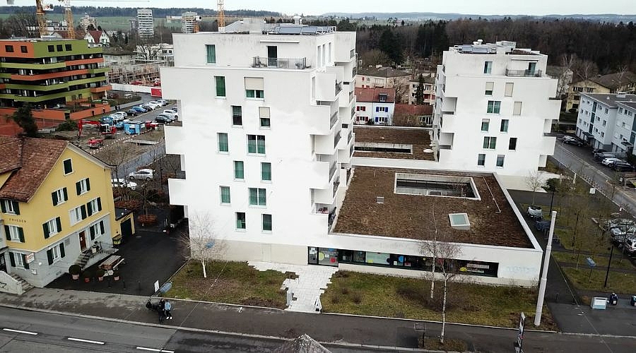 Das Familienzentrum befindet sich in der Alterssiedlung Frieden Das Familienzentrum befindet sich in der Alterssiedlung Frieden